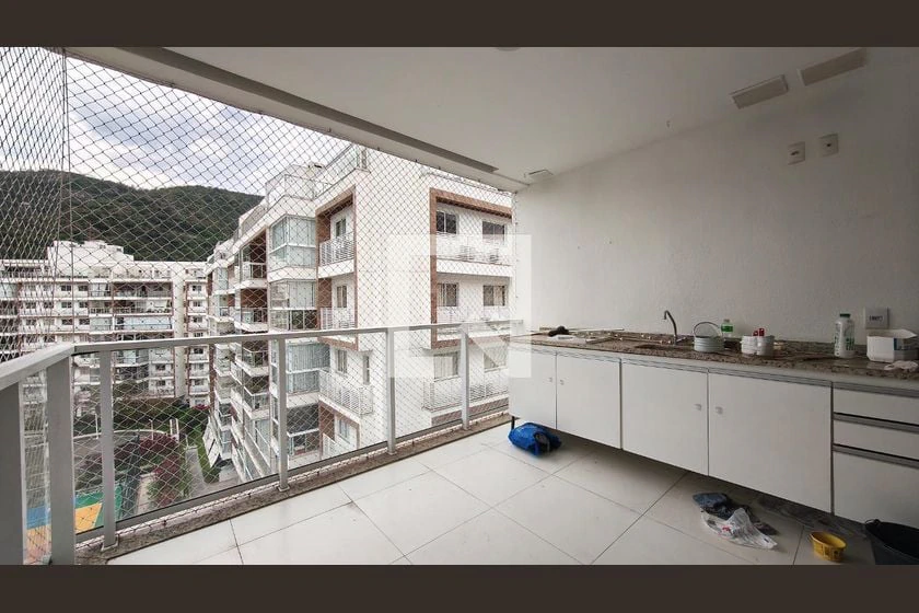 Home office in a 2-bedroom apartment, 66 m²