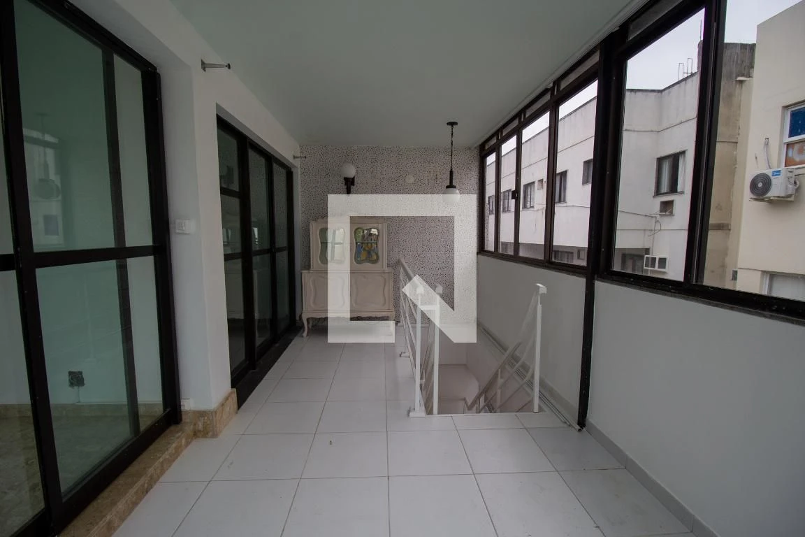 Apartamento sem mobília com 3 quartos e 5 banheiros — photo 51