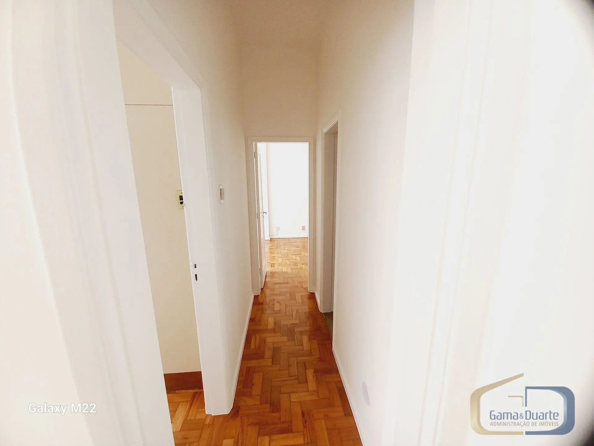 Apartment, 79 m², with wood or laminate floors — photo 31
