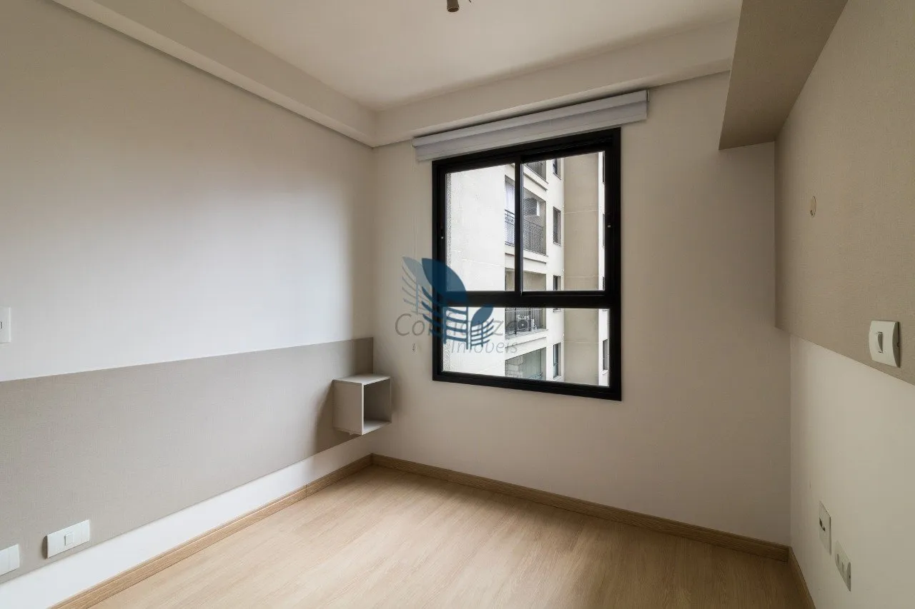1-bedroom apartment with an open-plan living area — photo 9