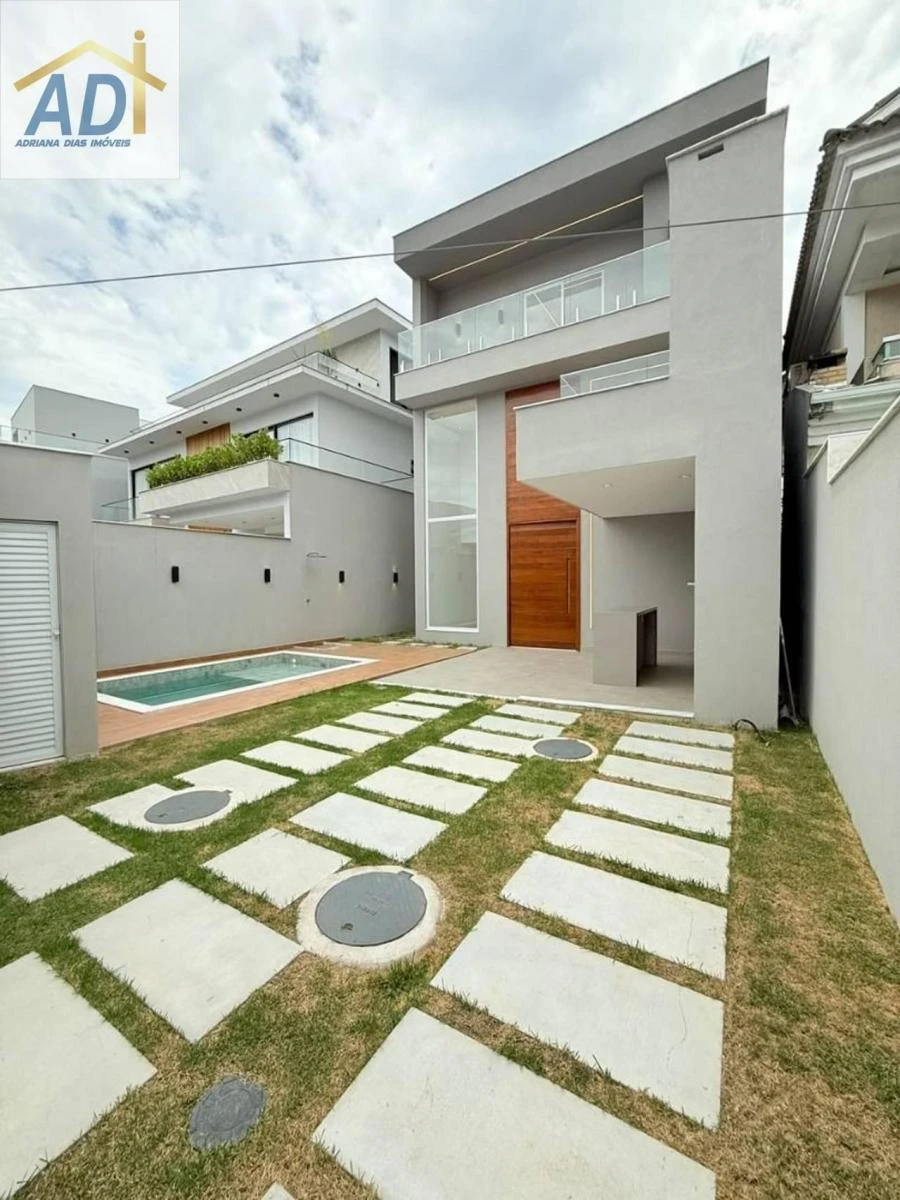 Floor-to-ceiling windows in a 6-bedroom house, 300 m² — photo 34