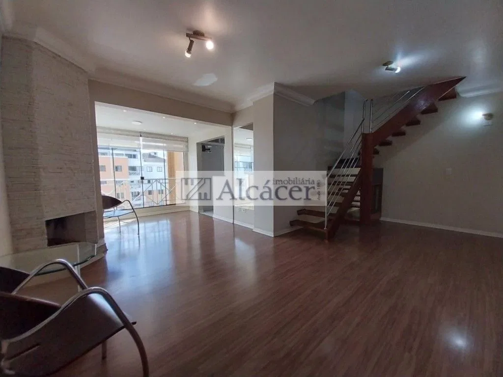 3-bedroom apartment in a building with a gym