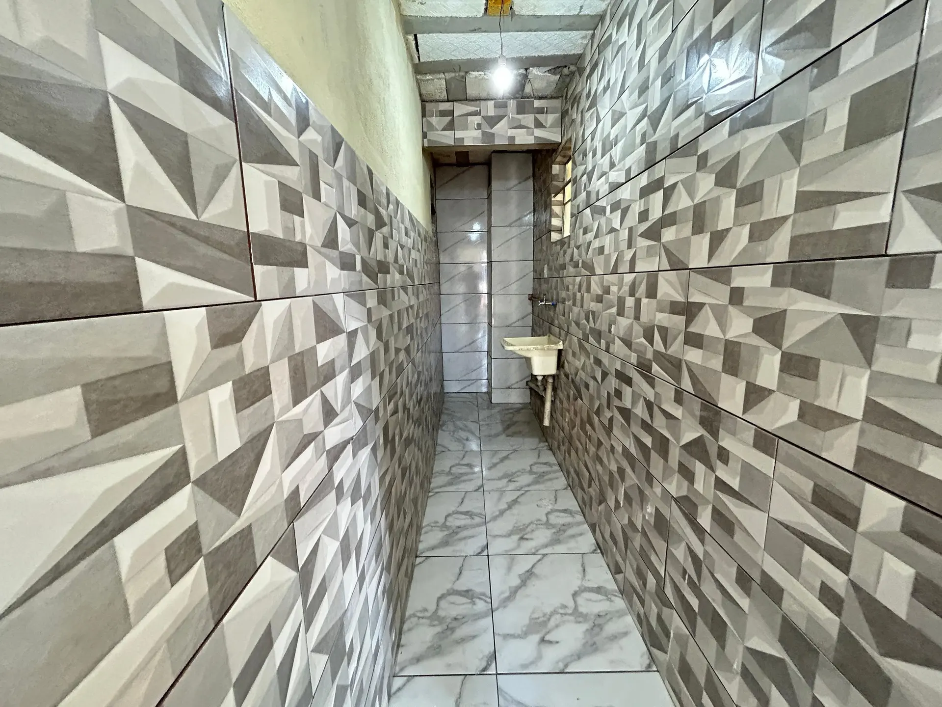 Квартира с 1 спальней, ванной в спальне и балконом — photo 24