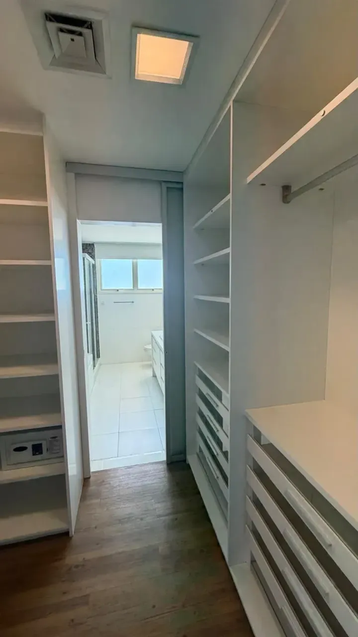 Furnished apartment with 5 bedrooms and open-plan kitchen — photo 10