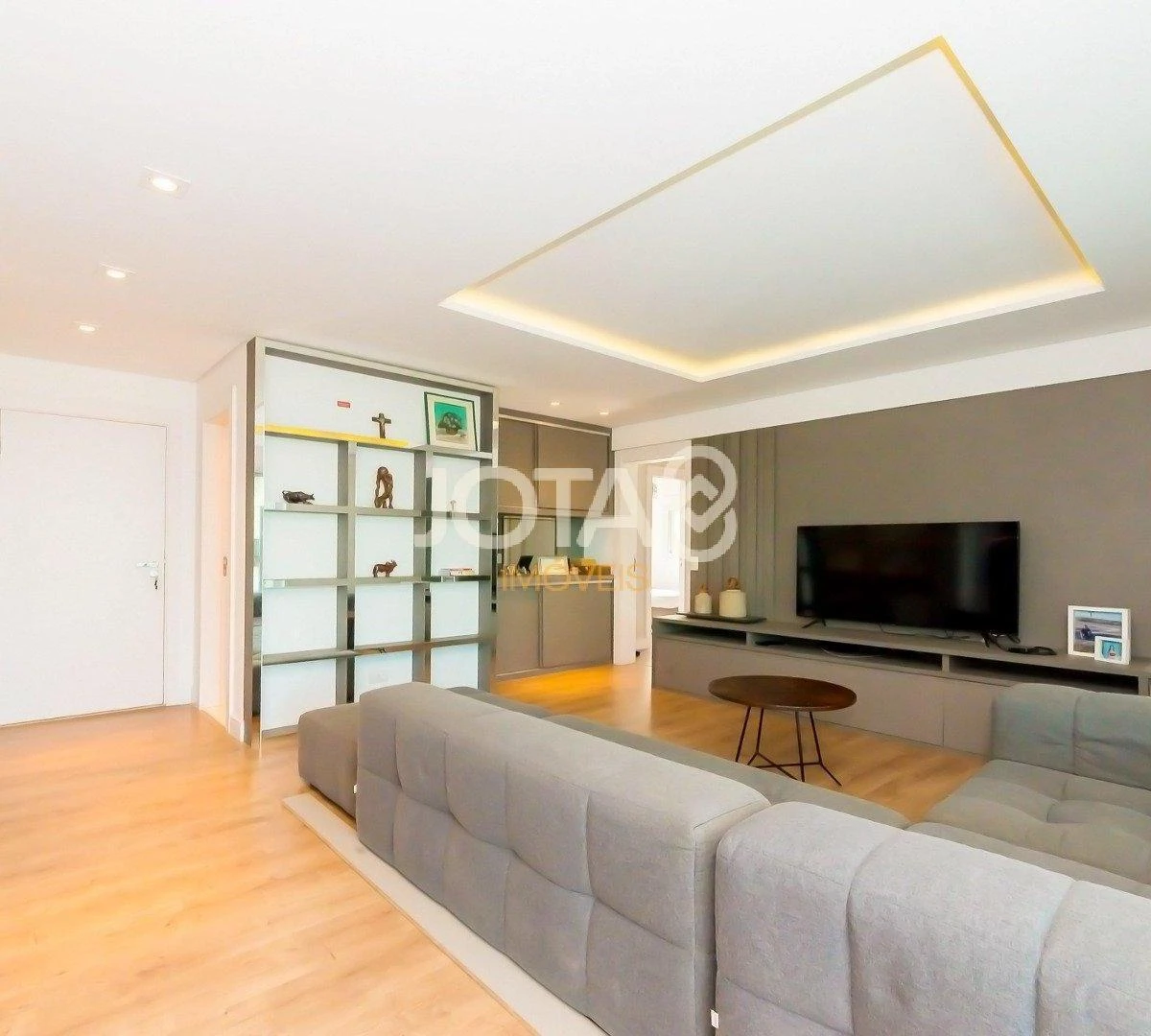 Furnished 155 m² apartment with 3 bedrooms and 1 en-suite — photo 16