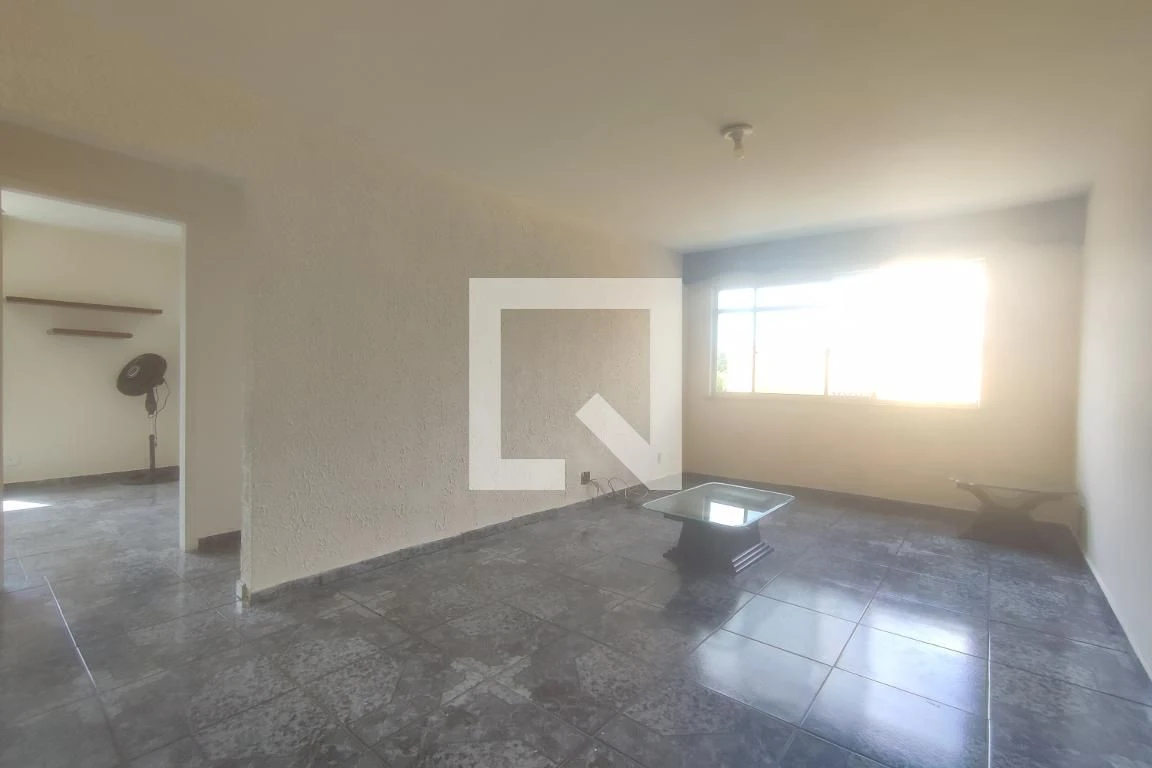 2-bedroom apartment with 1 bathroom and separate kitchen — photo 11