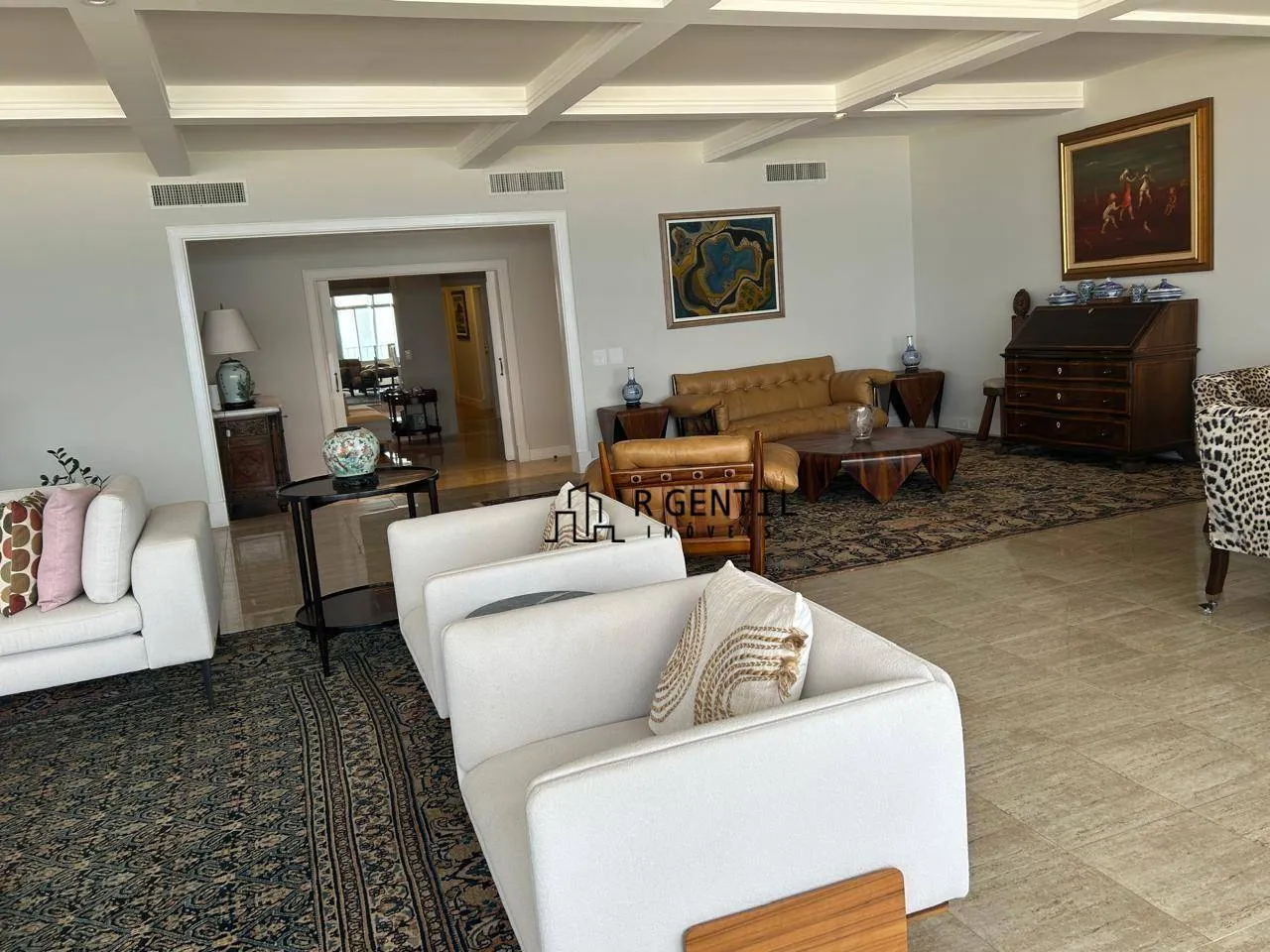 430 m² apartment with 4 bedrooms and 5 bathrooms — photo 17