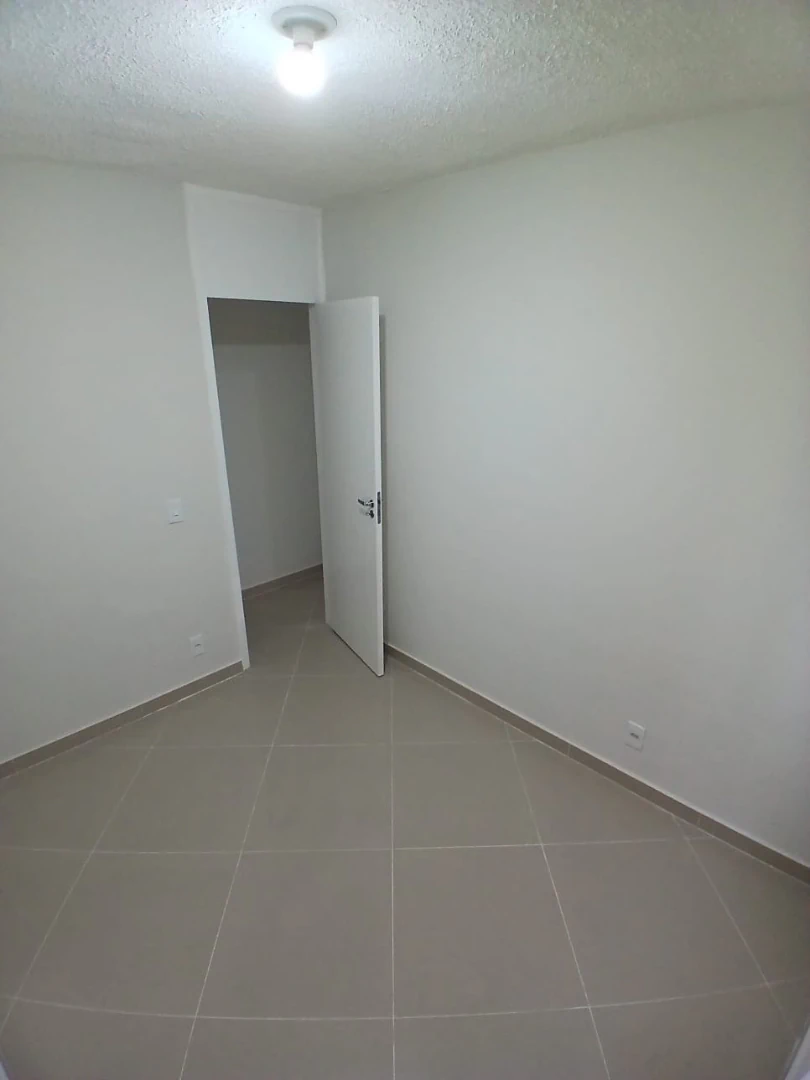 Apartamento de 2 quartos em condomínio com piscina — photo 5