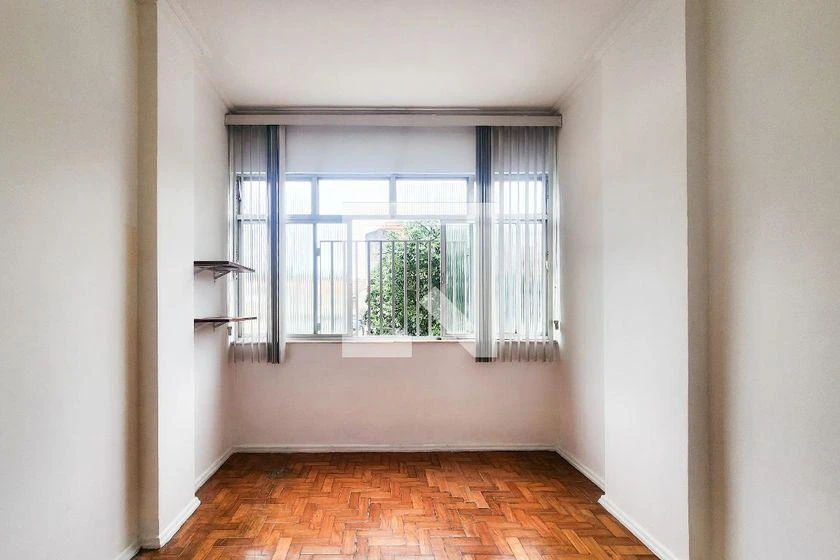 2-bedroom apartment with a bathtub — photo 21
