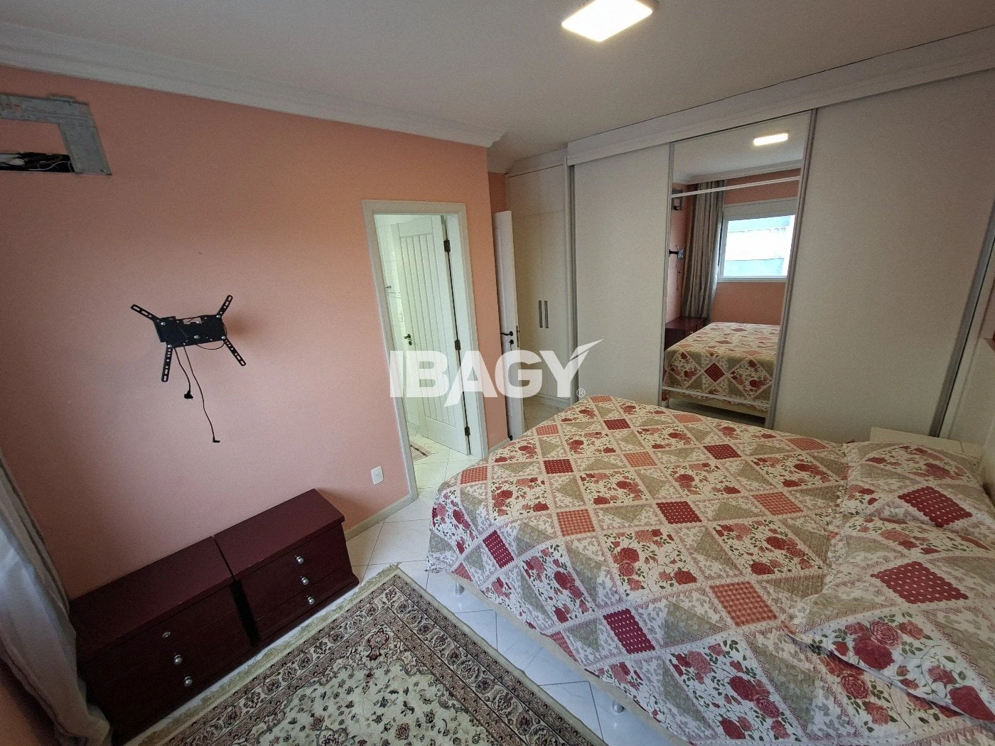 3-bedroom apartment with a bathtub in Florianópolis — photo 8
