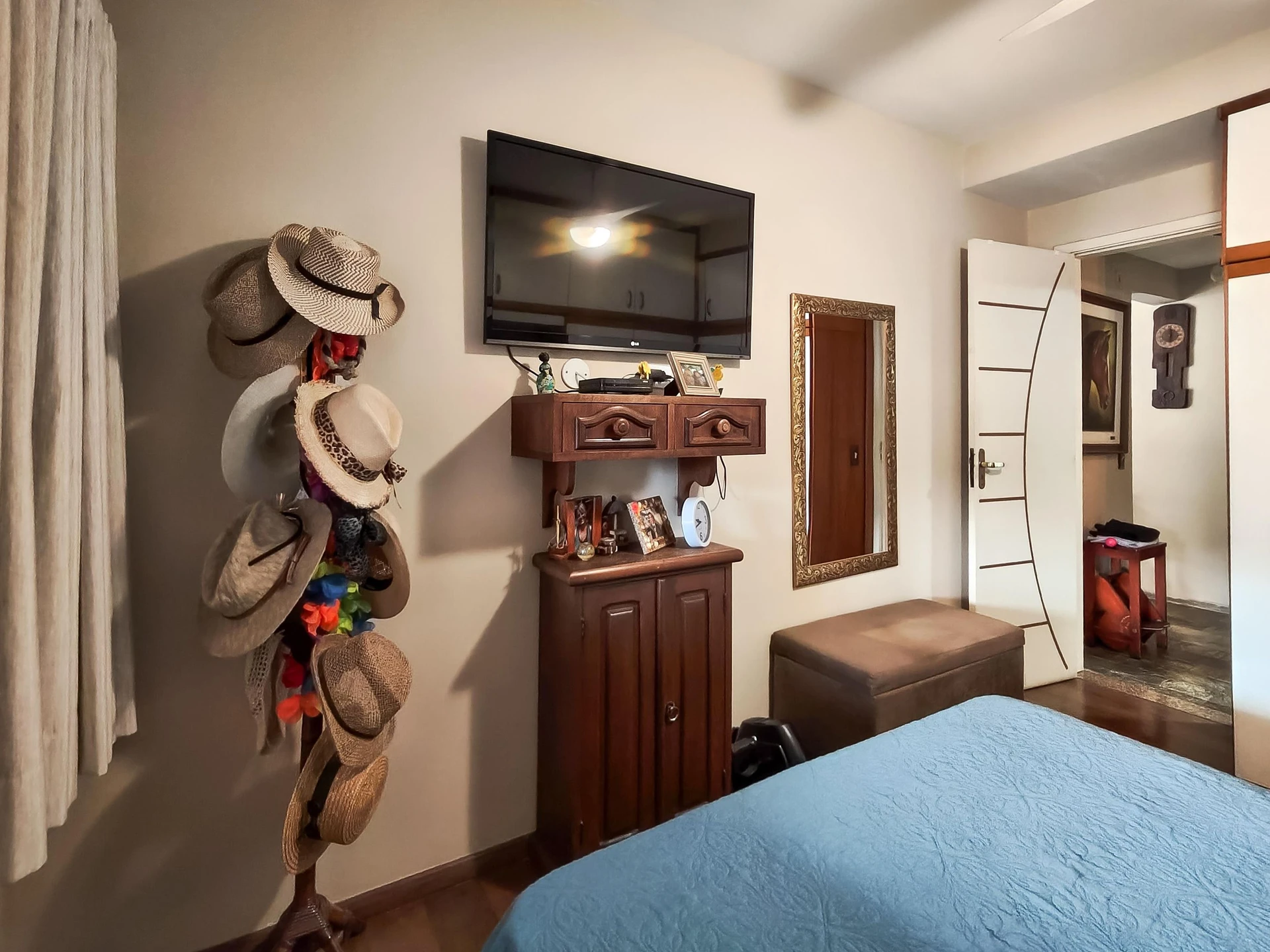 Mountain view in a 3-bedroom apartment, 200 m² — photo 46