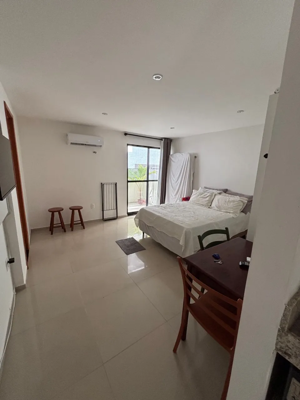 Furnished 1-bedroom apartment with a gas open kitchen — photo 3