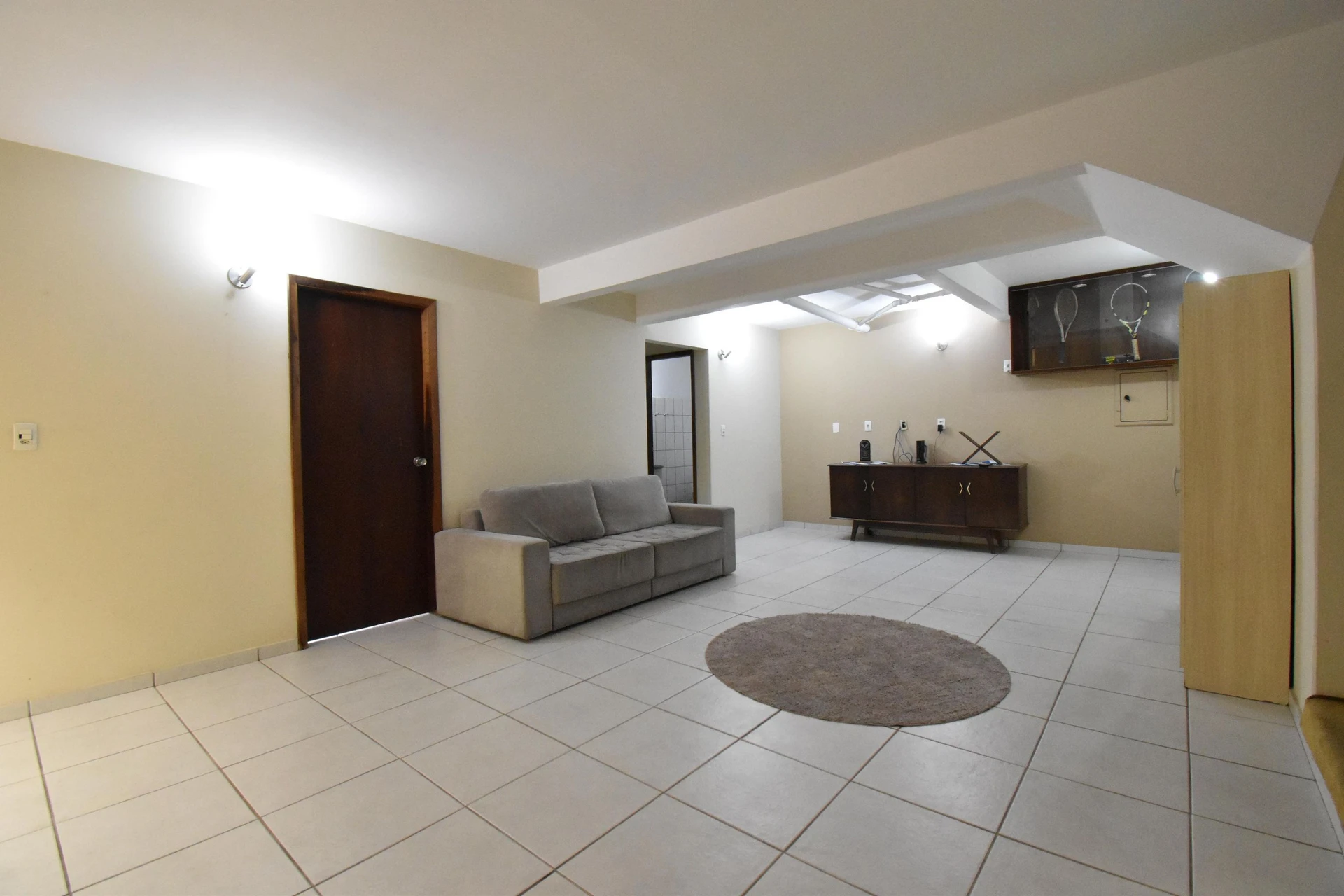 6-bedroom house with a garden — photo 18