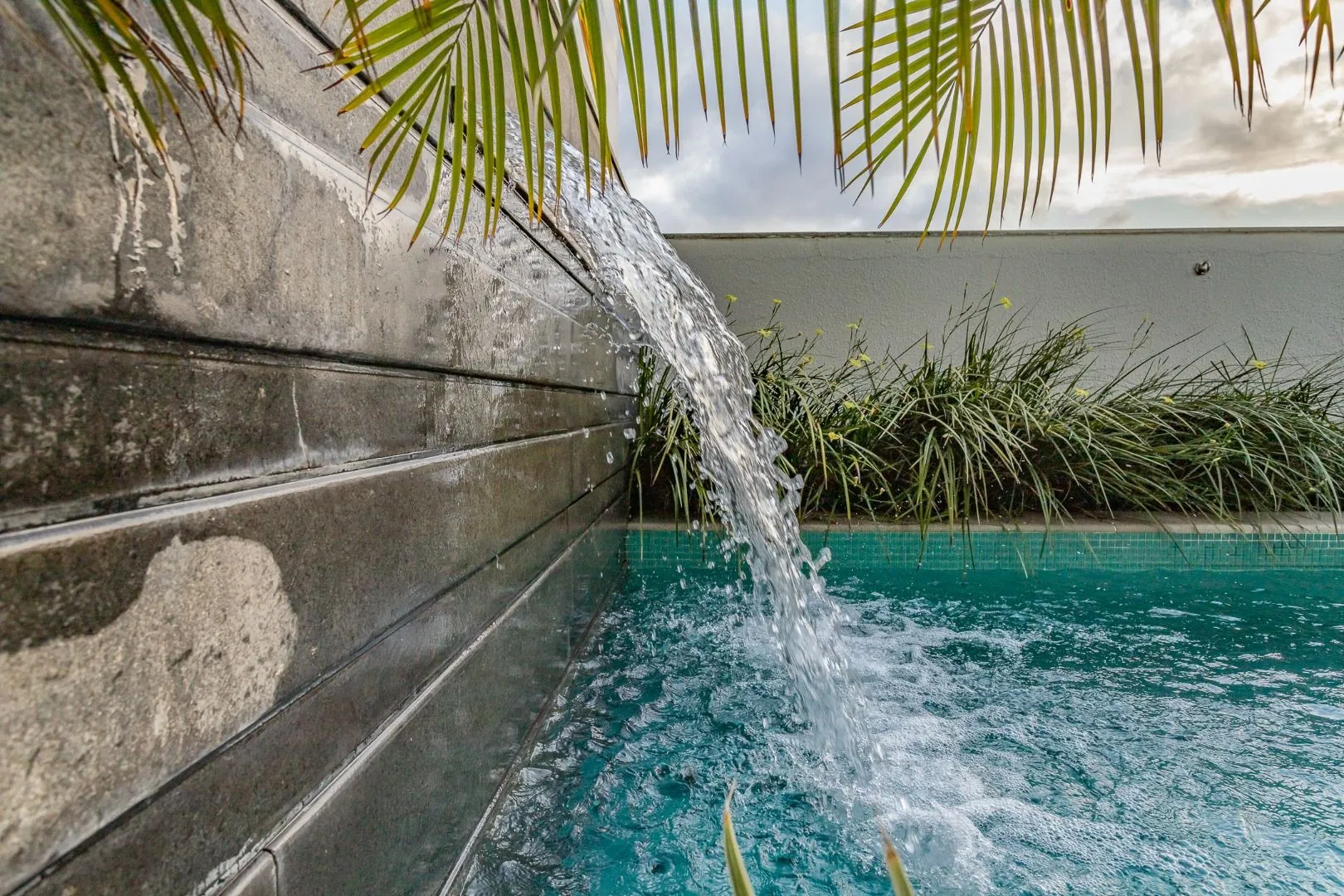 78 m² apartment with floor-to-ceiling windows and a bathtub — photo 52