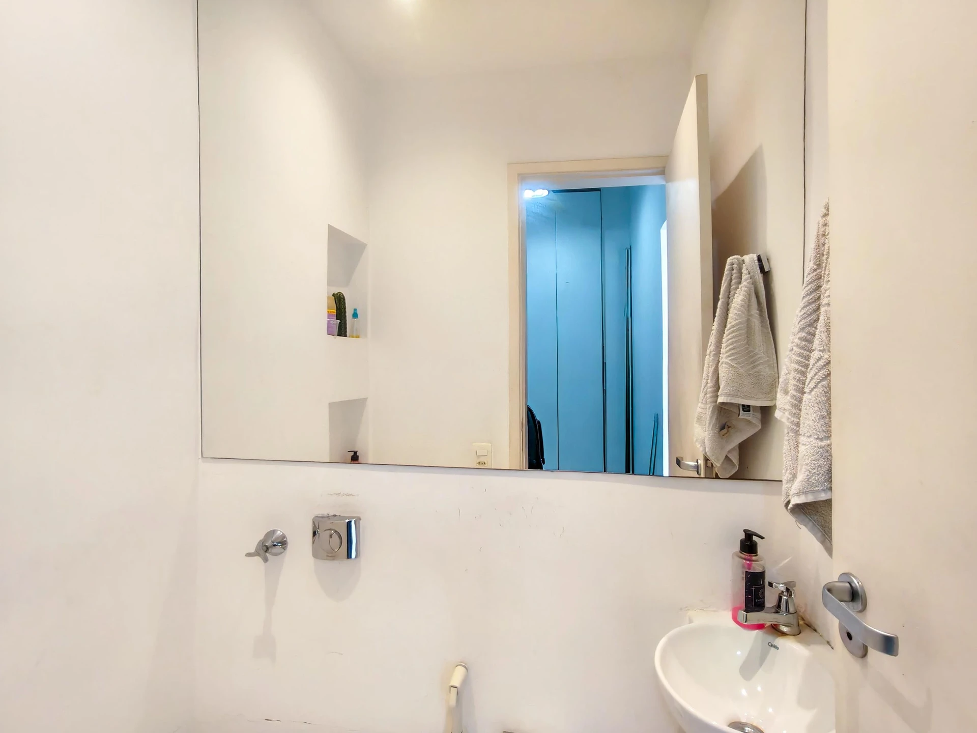 2-bedroom apartment with a mountain view in Rio de Janeiro — photo 41