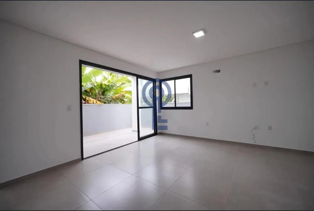 Duplex house with 2 en-suite bedrooms and 2 parking spots
