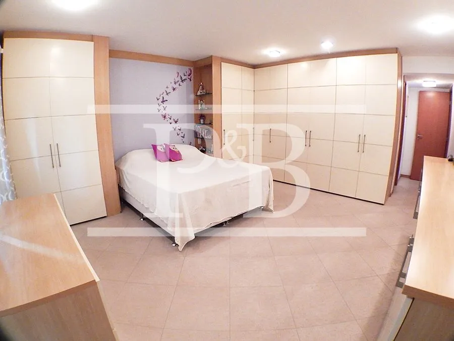 4-bedroom apartment with 266 m² and 4 parking spaces — photo 11