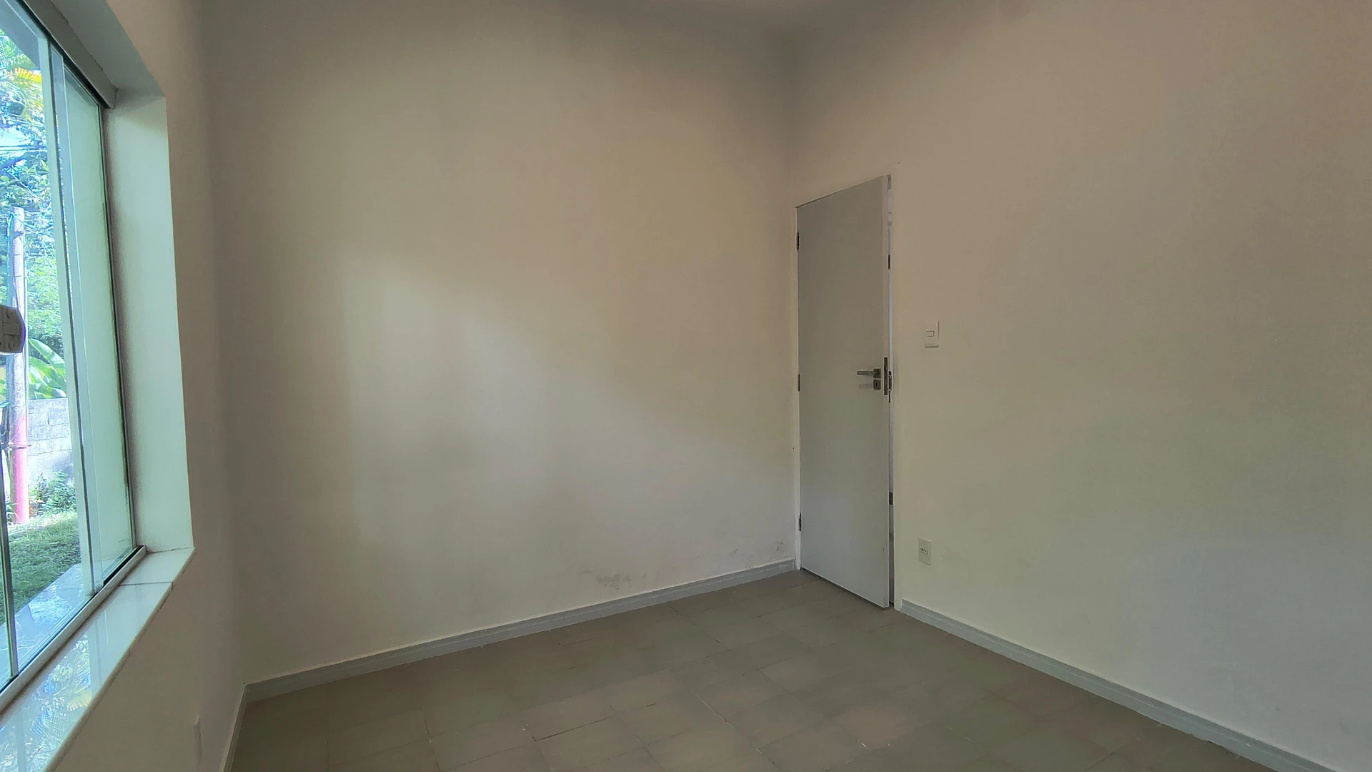 Casa sem mobília com 3 quartos, quintal e churrasqueira — photo 34