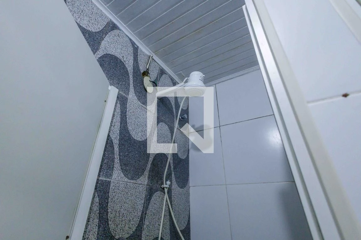 House with 6 bedrooms, private garden and condo pool — photo 46