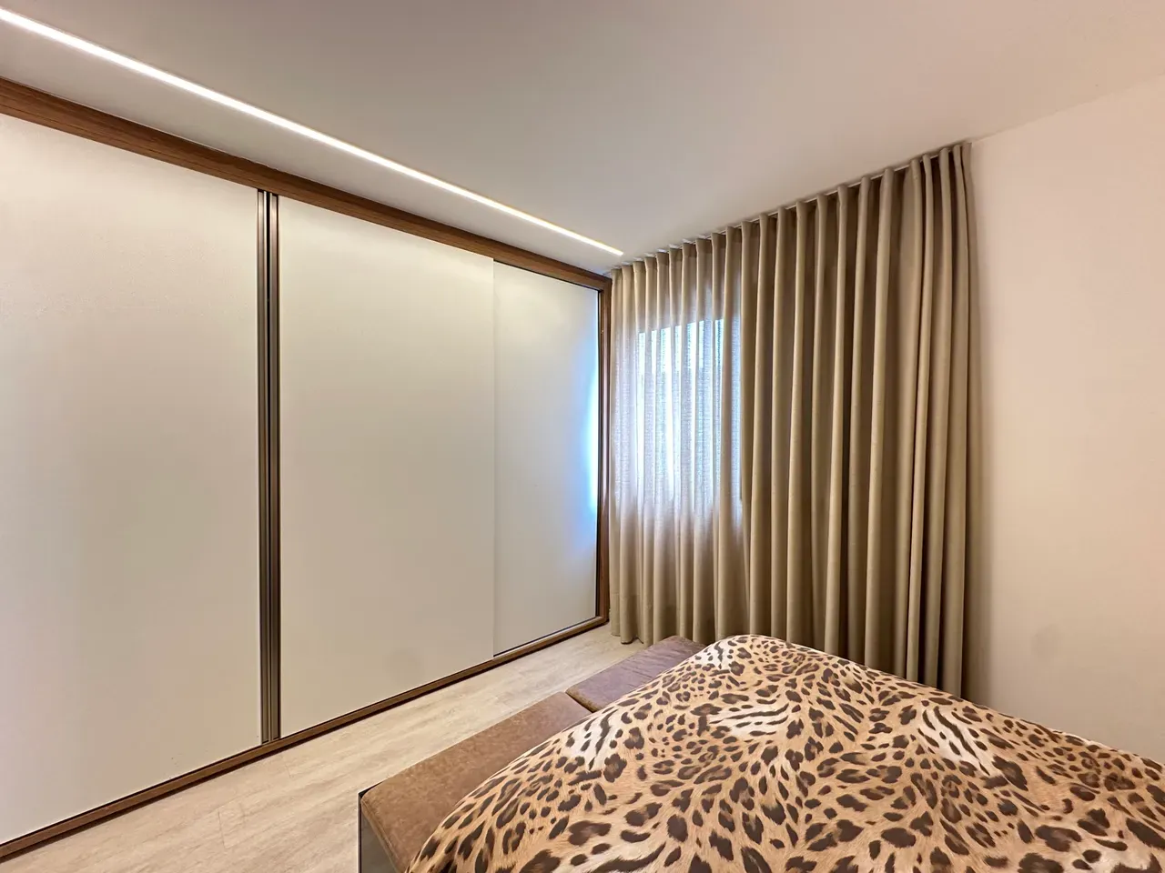3-bedroom apartment with a fireplace in Florianópolis — photo 41
