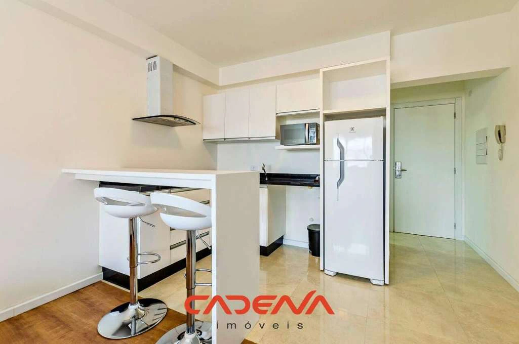 33 m² furnished studio with a real work desk — photo 5