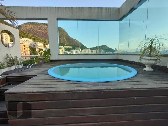 Duplex penthouse with 172 m², 2 bedrooms, 2 bathrooms — photo 28