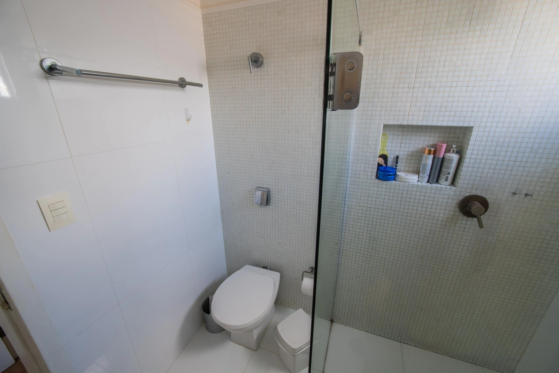 Walk-in closet in a 2-bedroom apartment, 91 m² — photo 21