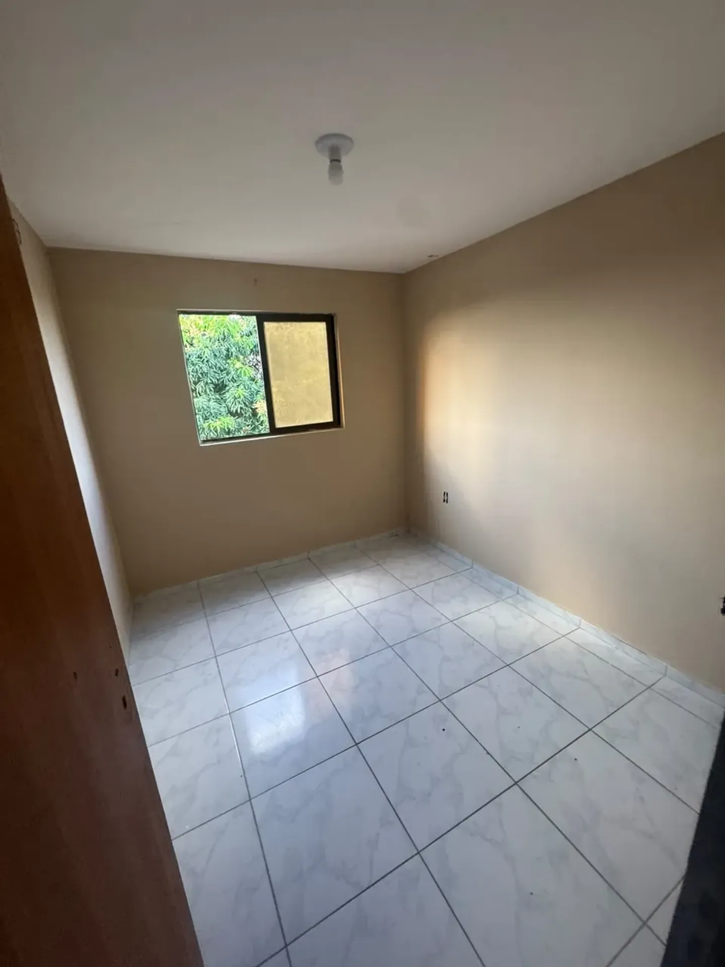 Furnished 2-bedroom apartment with american kitchen — photo 3