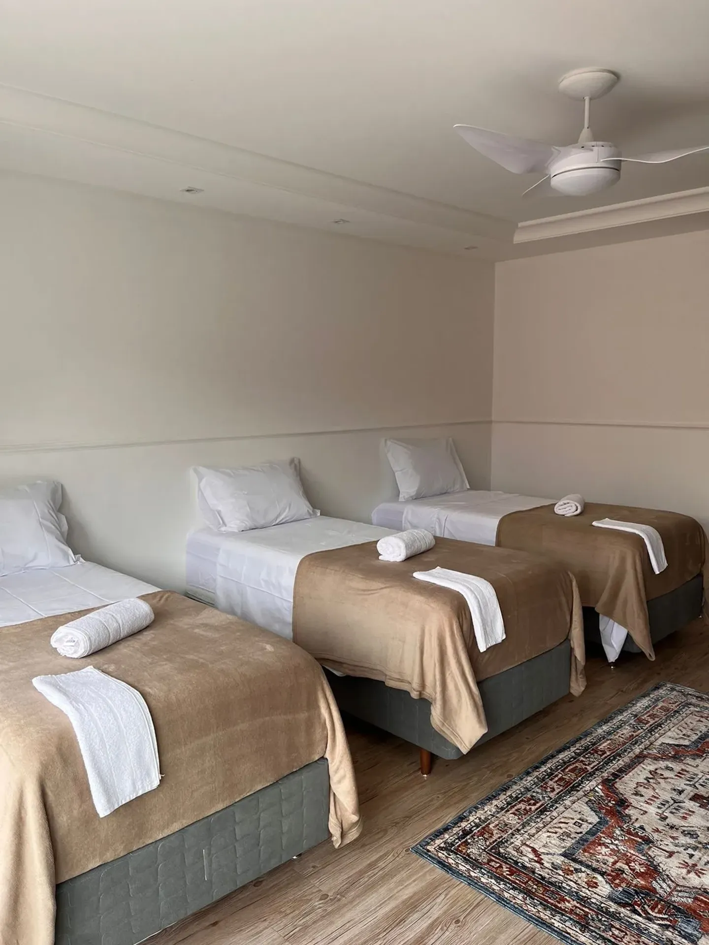 Furnished house with 5 en-suite bedrooms — photo 17