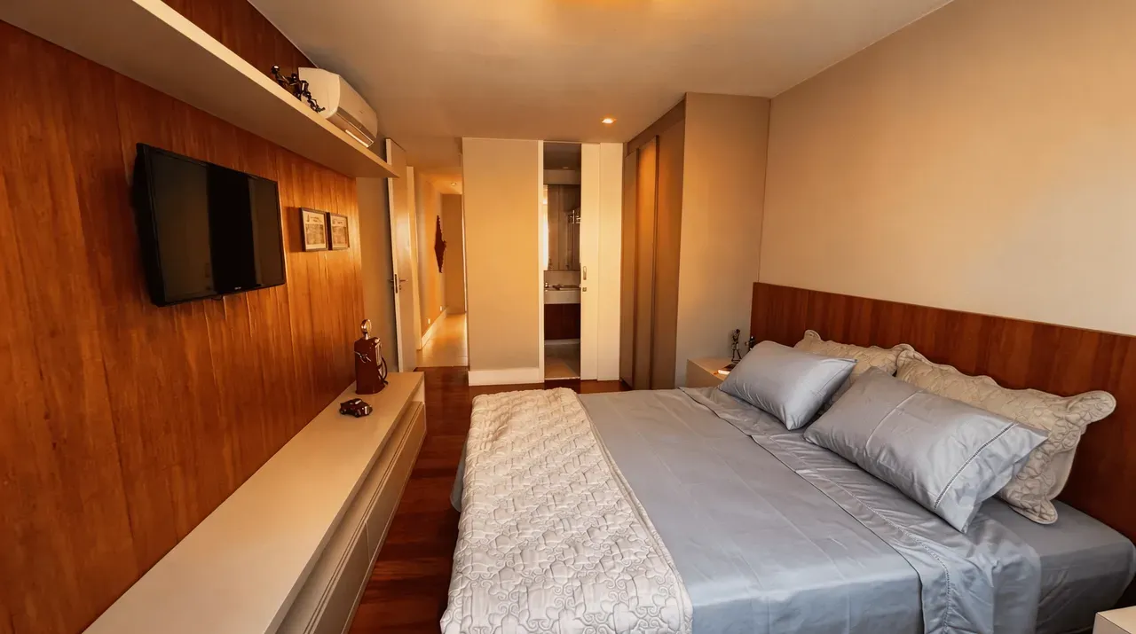4-bedroom apartment with 5 bathrooms and open-plan kitchen — photo 37