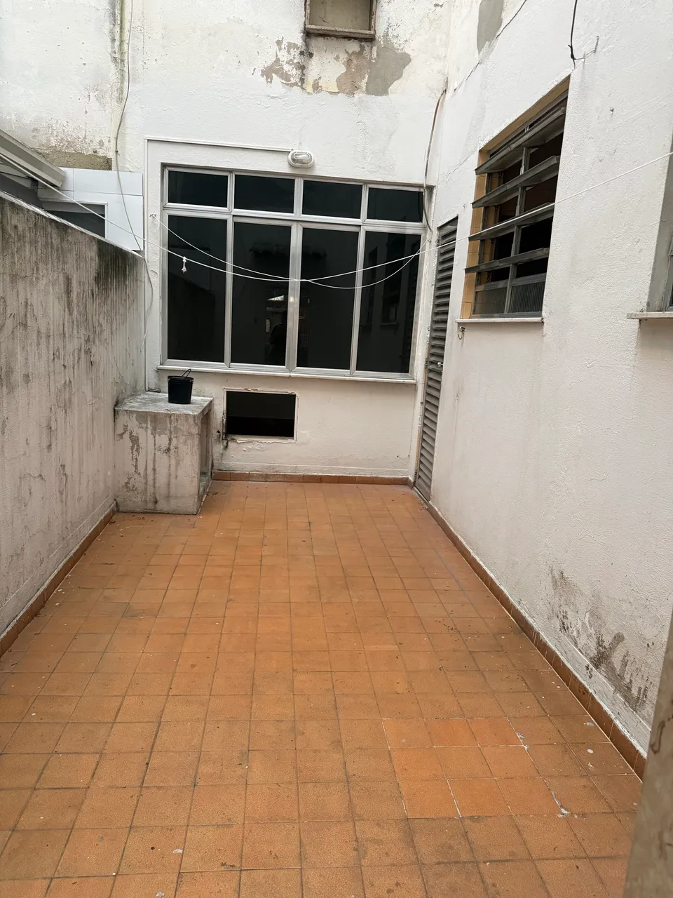 Apartment with no parking, 3 bedrooms and 2 bathrooms — photo 4