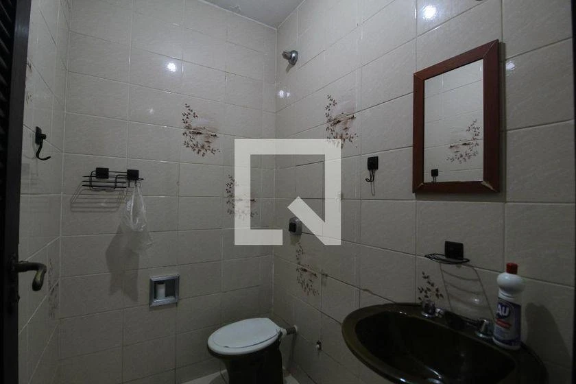 265 m² house with a home office and a bathtub — photo 39