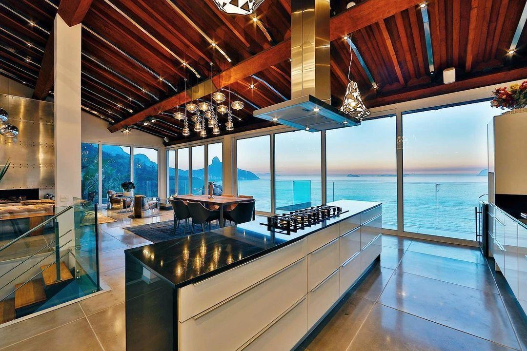 Casa amueblada con cocina abierta y 5 suites — photo 2