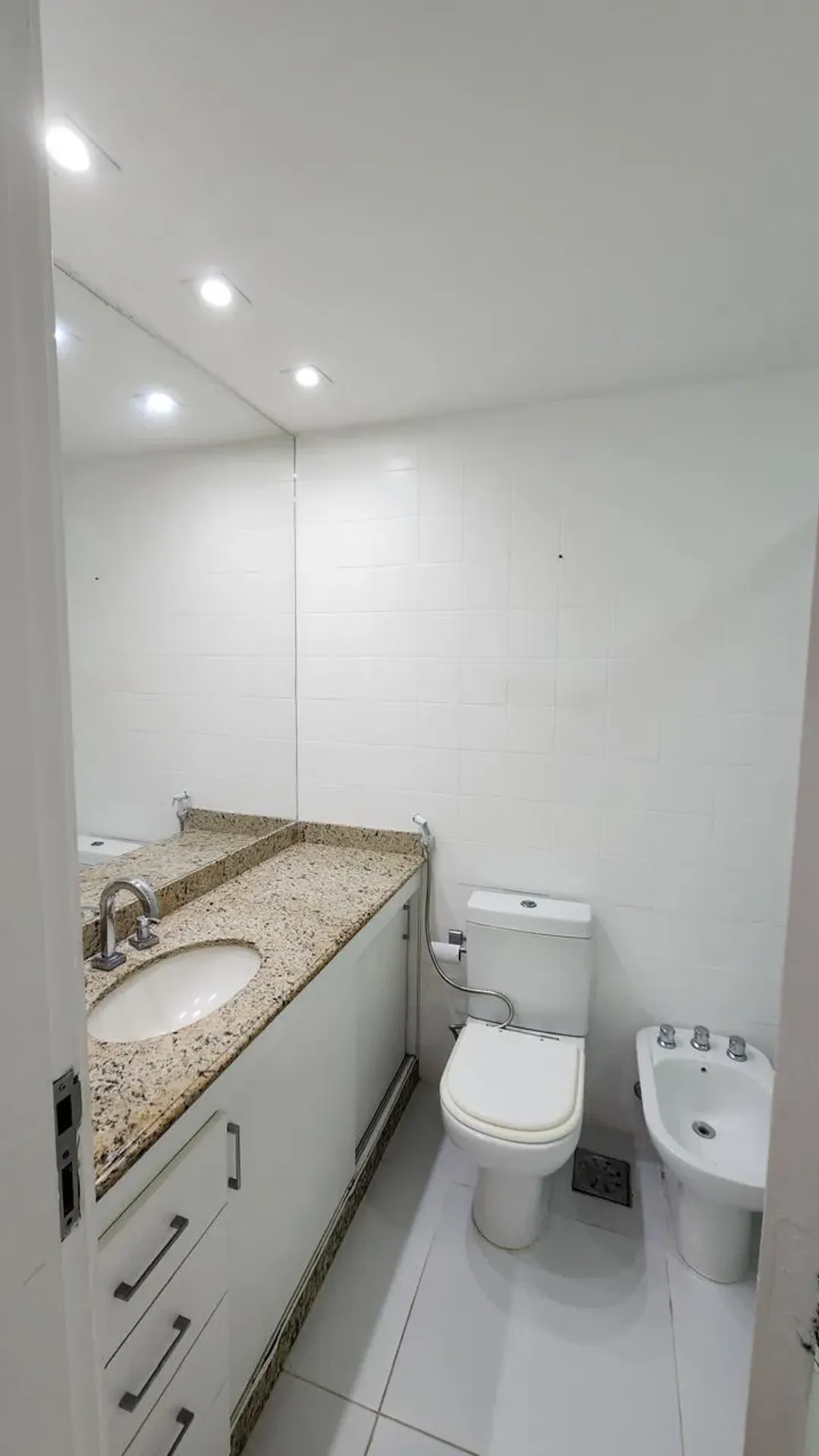 Apartamento para aluguel com 4 quartos e 3 banheiros — photo 7