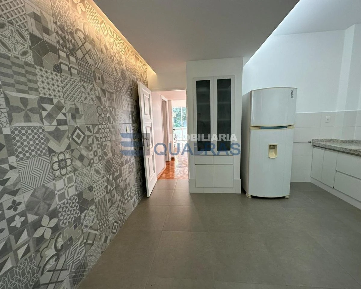 4-bedroom apartment with a home office in Rio de Janeiro — photo 34