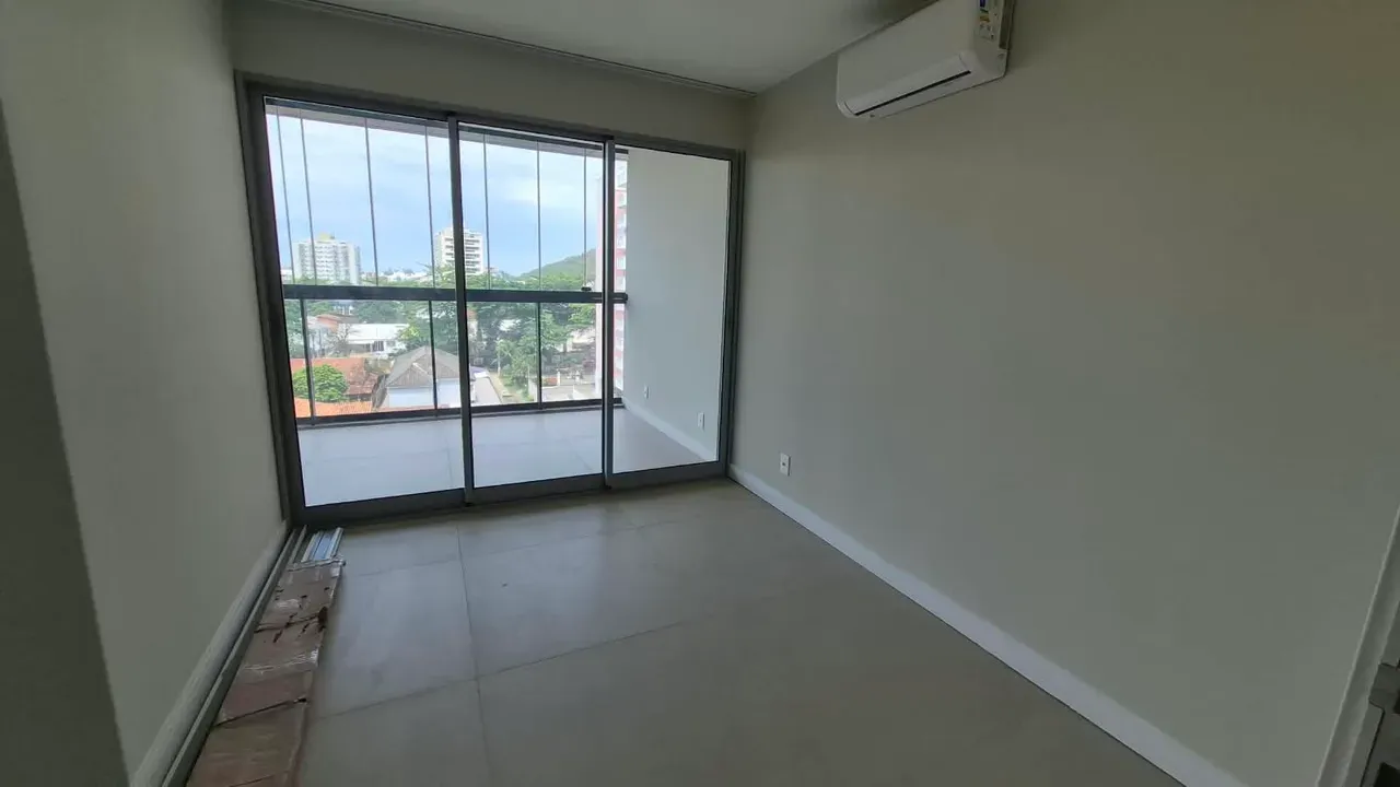 3-bedroom apartment with floor-to-ceiling windows — photo 12