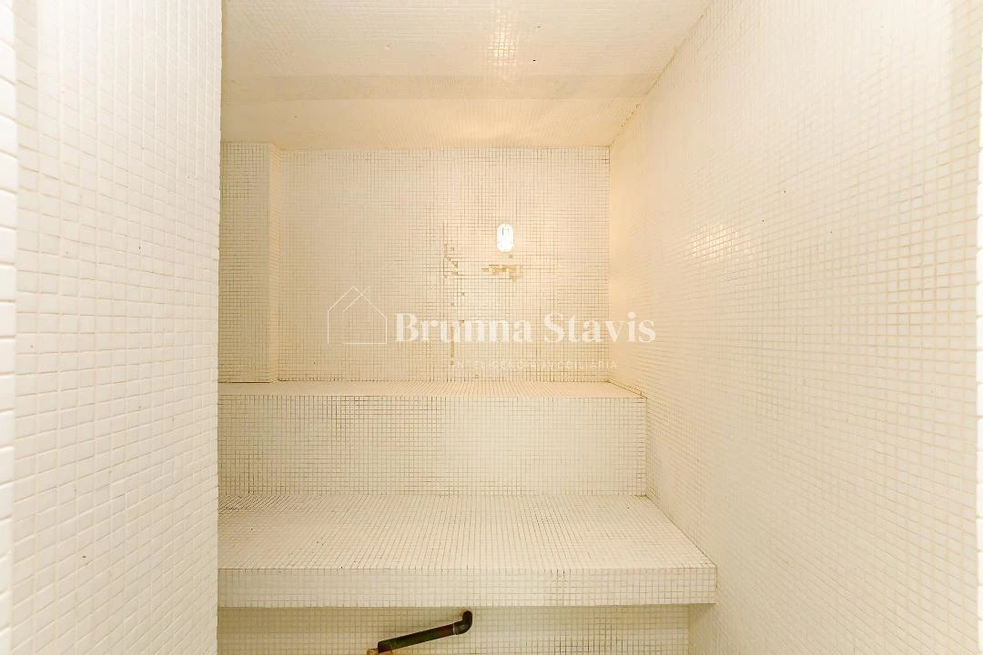Furnished apartment of 379 m² with 3 en-suite suites — photo 47