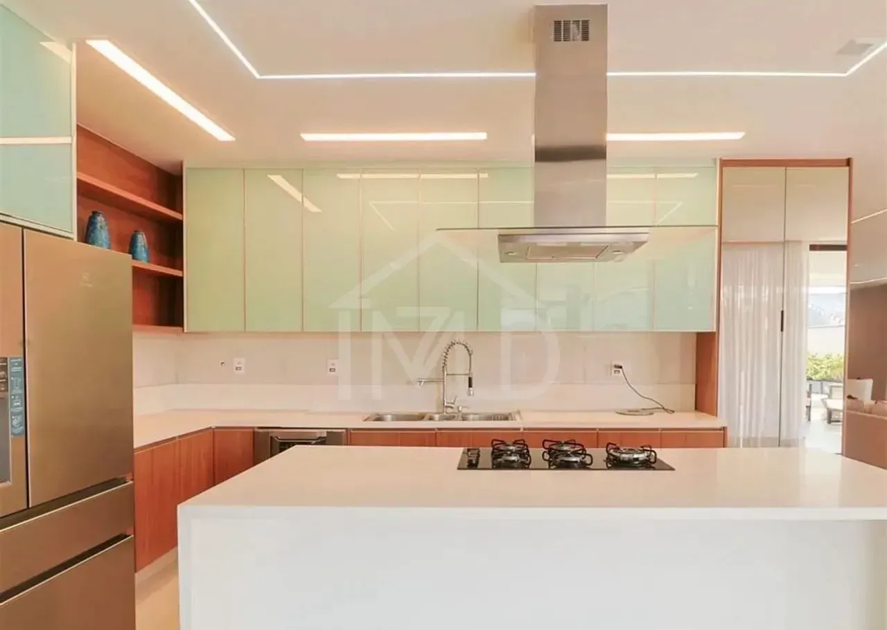 House with 5 bedrooms and 5 bathrooms, 850 m² — photo 2