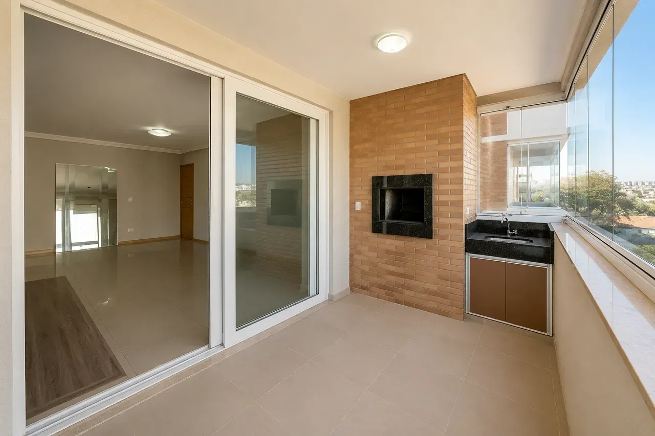 Unfurnished 3-bedroom apartment with 2 bathrooms — photo 12