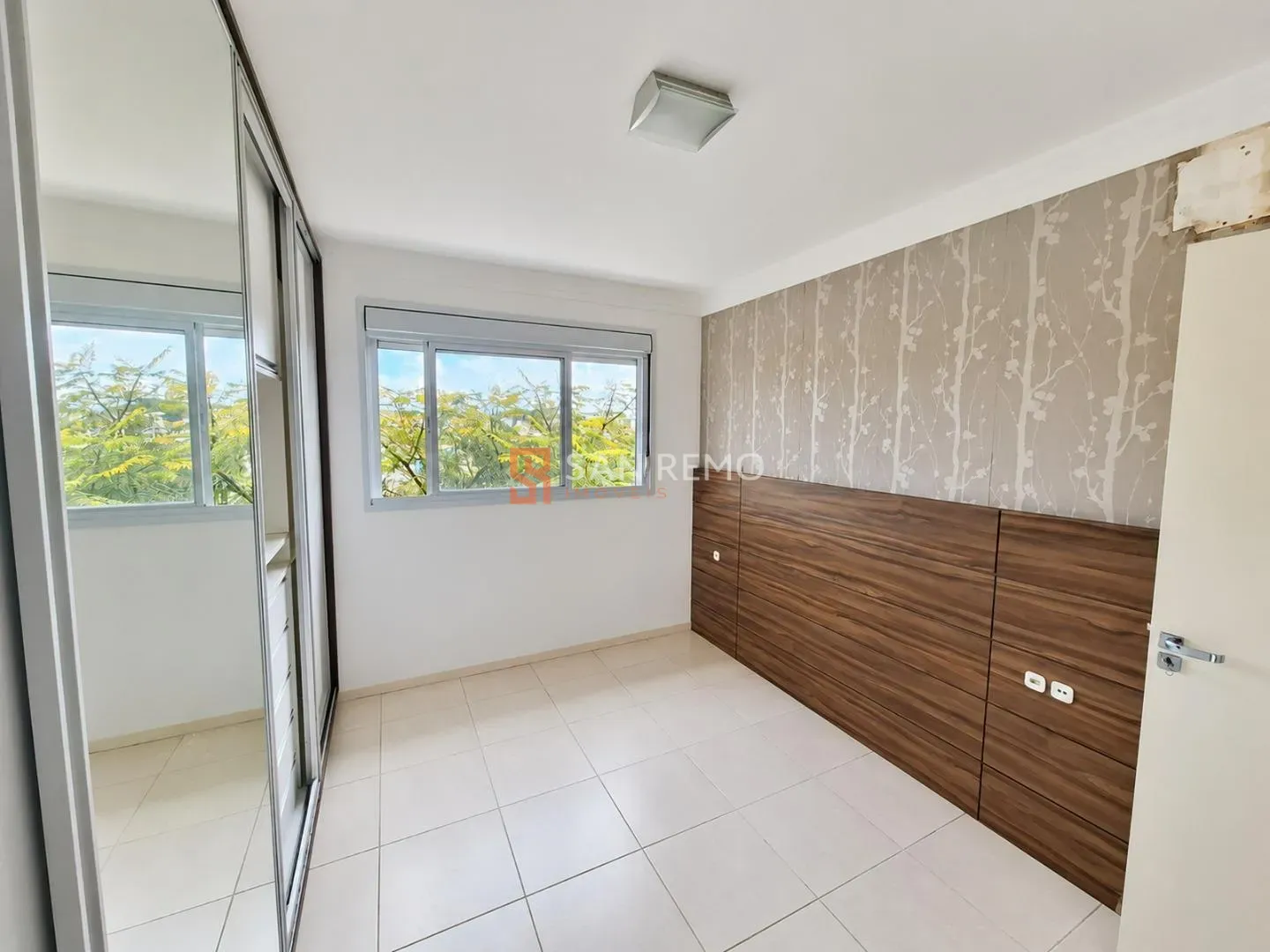 Furnished apartment, 71 m², with a glass-enclosed balcony — photo 8
