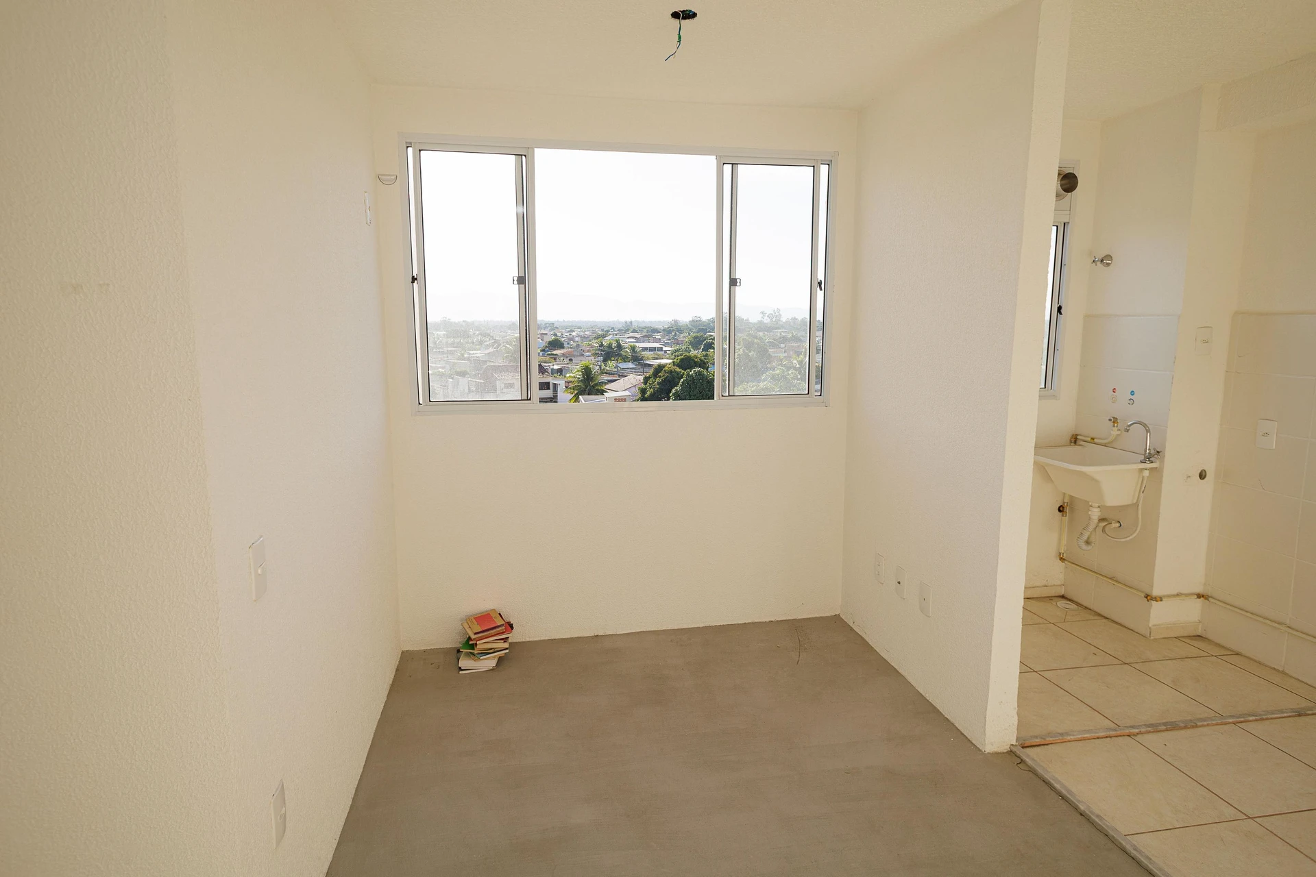 Apartment with 2 bedrooms and a glass-enclosed shower — photo 12