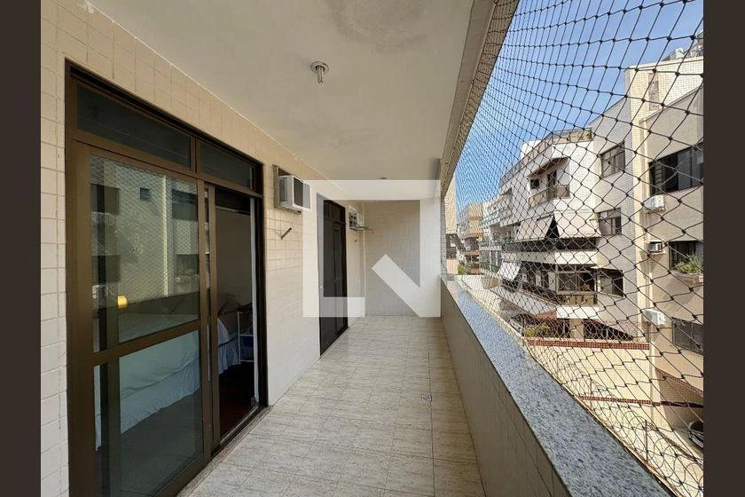 4-bedroom apartment with a balcony and 180 m² — photo 31