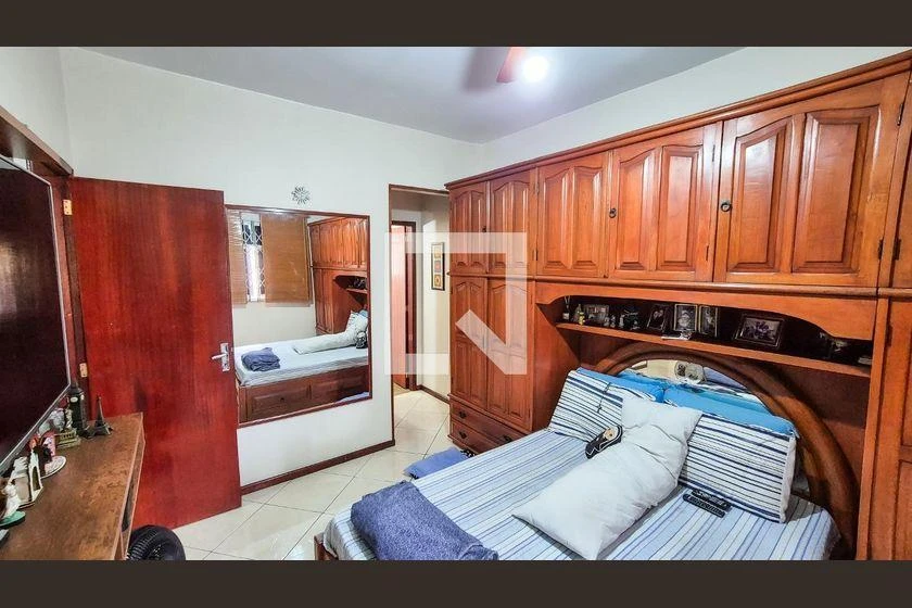 3-bedroom apartment with a bathtub — photo 5