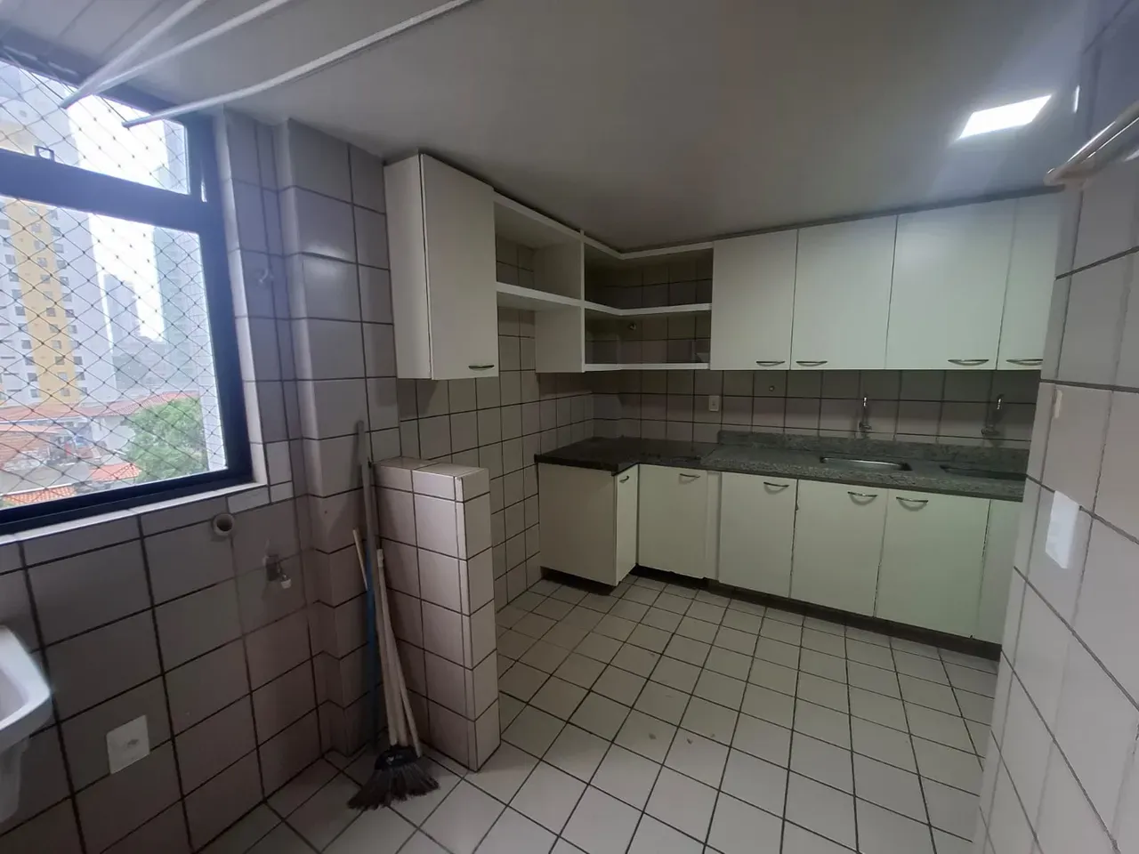 Apartamento mobiliado com 4 quartos e 2 suítes — photo 40