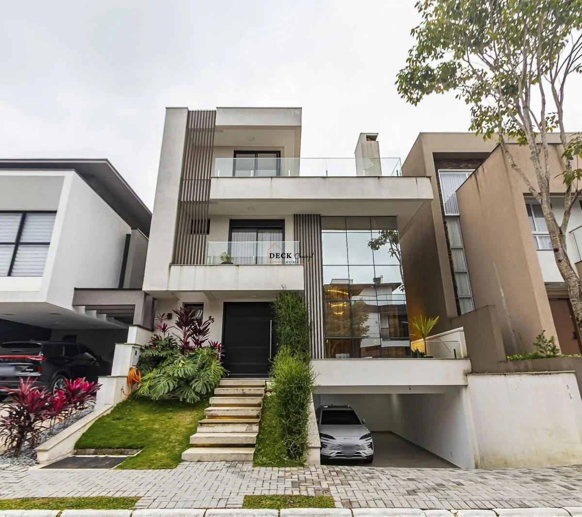 Furnished 356 m² house with 3 bedrooms and open-plan kitchen — photo 3