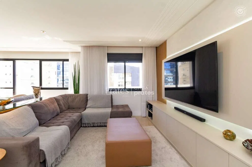 3-bedroom apartment with a bathtub — photo 7