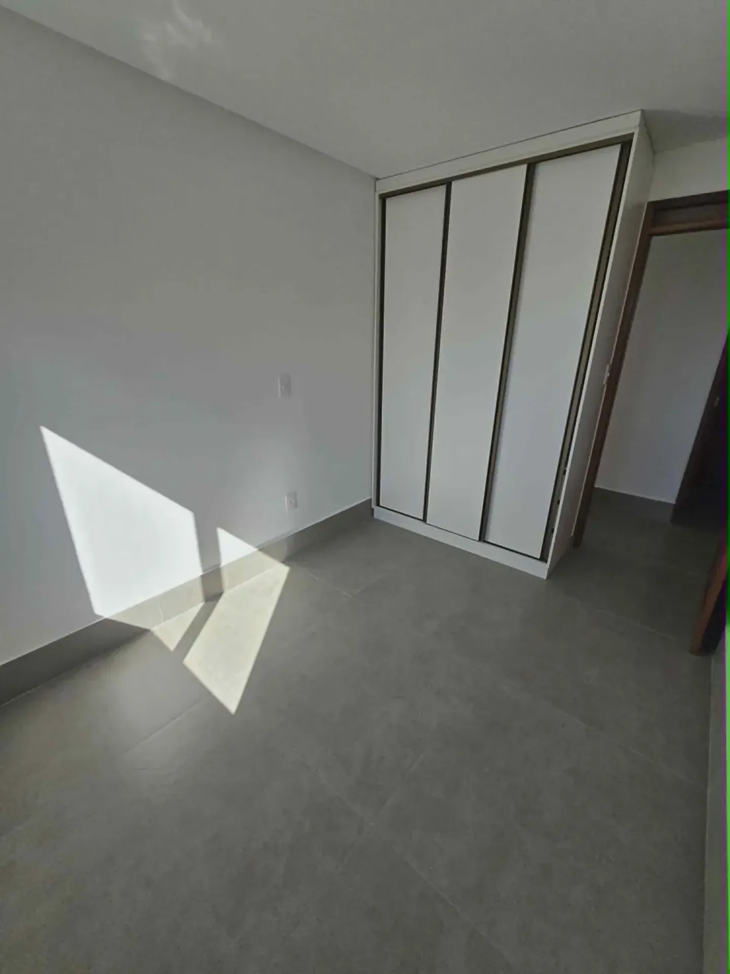 55 m² apartment with 2 bedrooms and a closed kitchen — photo 11