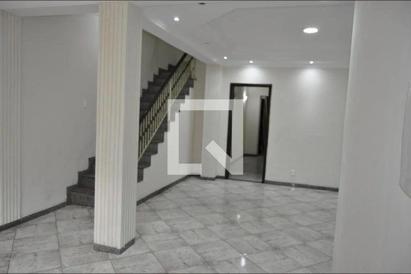 5-bedroom house with 450 m² and a private-use pool — photo 19