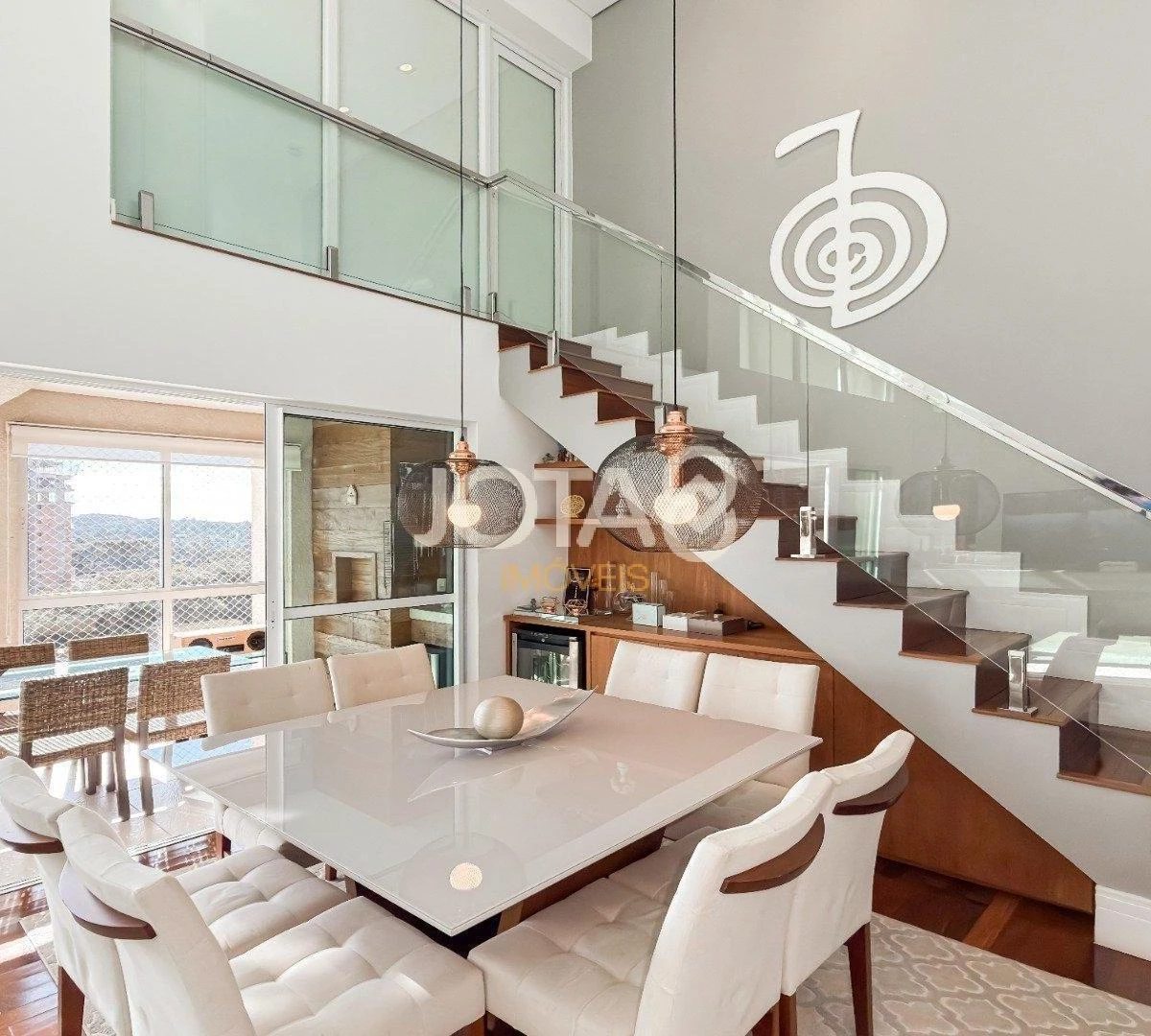 Furnished 4-bedroom apartment with open-plan kitchen — photo 38