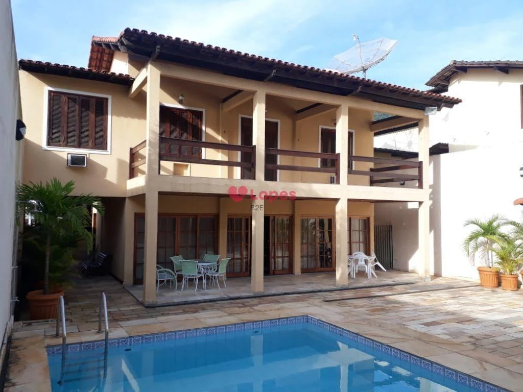 Mountain view in a 4-bedroom house, 431 m² — photo 13